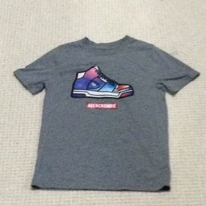 Soft Abercrombie shirt with graphic design